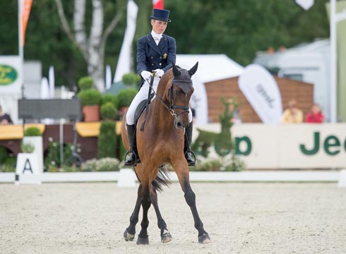 Lucinda Fredericks and Flying Finish lead after dressage at Luhmuhlen