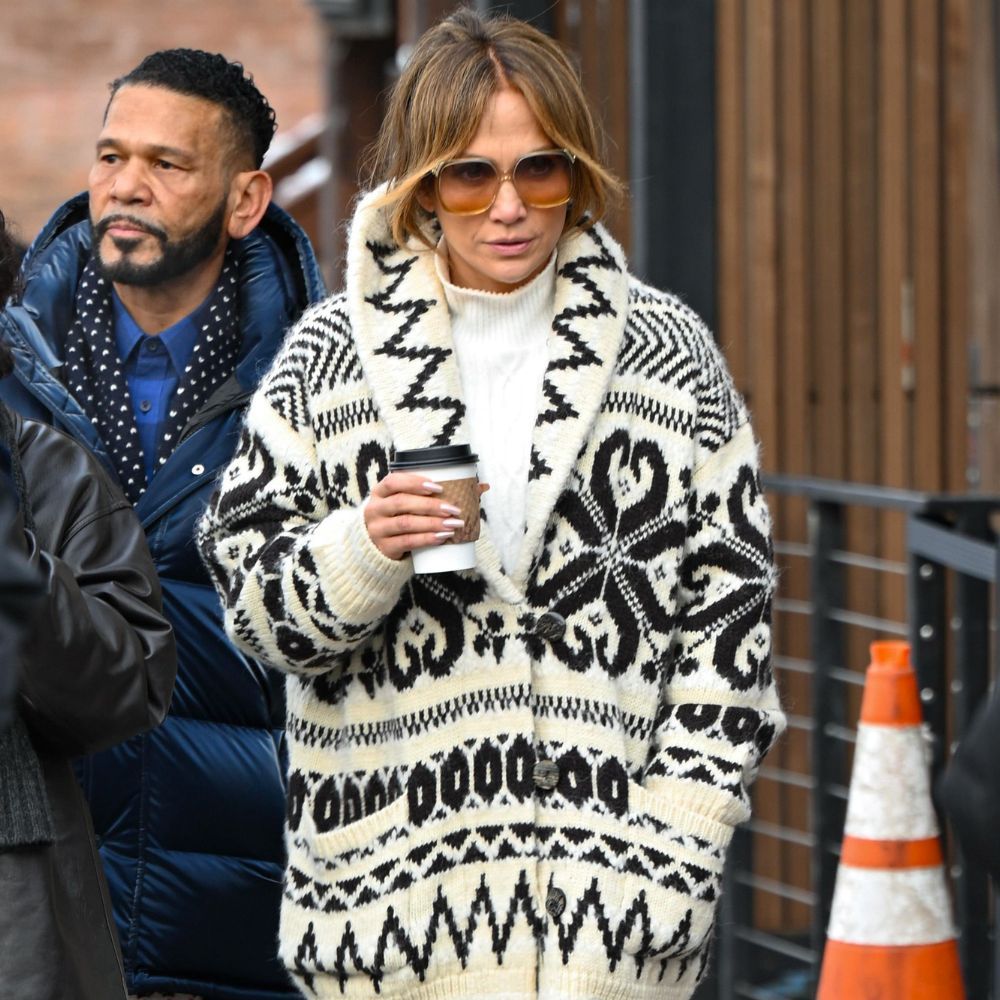 Jennifer Lopez Just Wore the Knitwear Trend European Girls Are Really Into