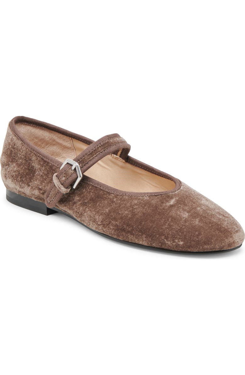 Roslyn Mary Jane Flat