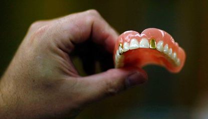 031018-wd-dentures.jpg