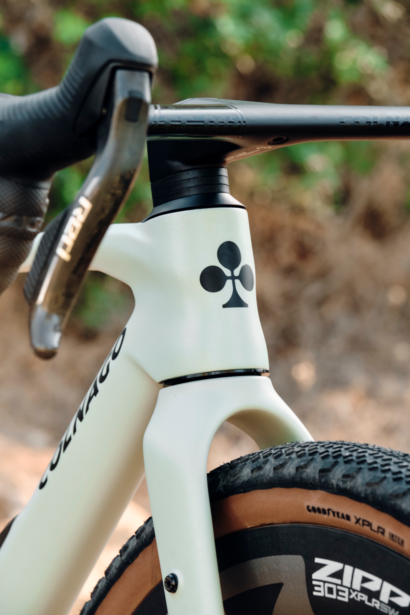 While Colnago G5-X gravel bike tyre clearance