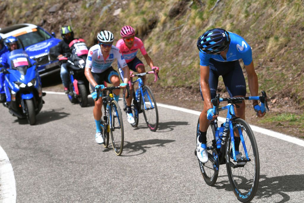 Lopez, Carapaz and Landa launch their mid-stage attack