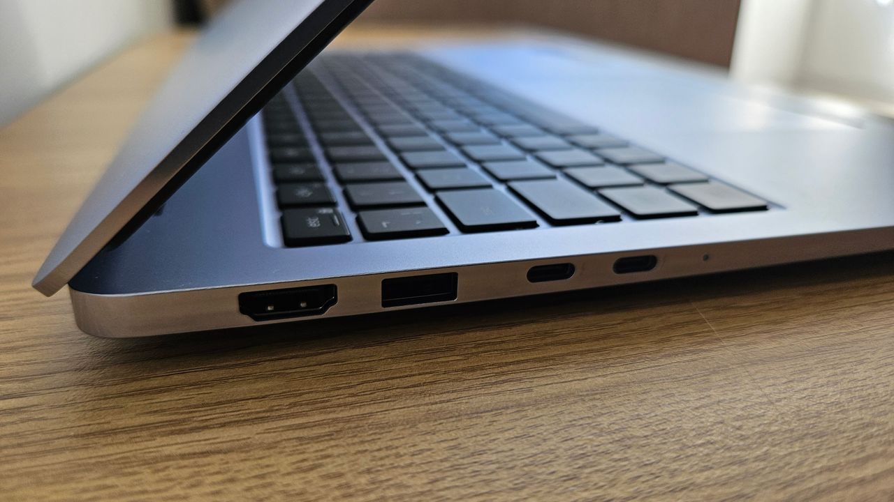 The Dell 16S on a desk