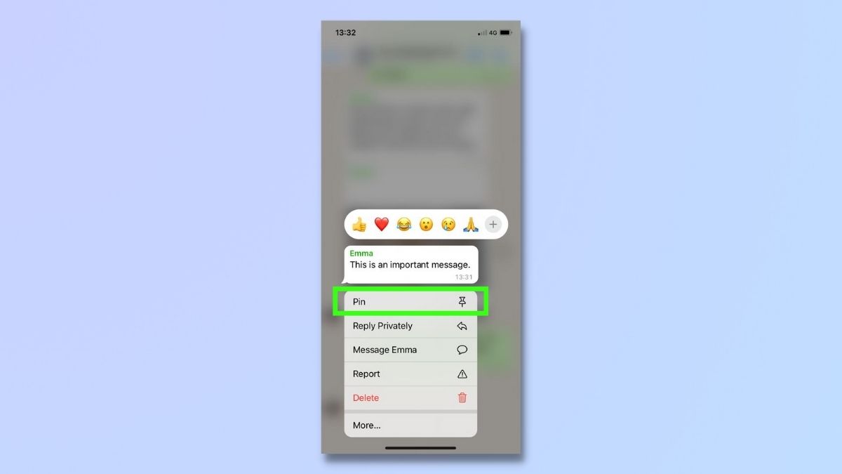 لقطة شاشة توضح كيفية تثبيت محادثات WhatsApp على جهاز iPhone - حدد Pin