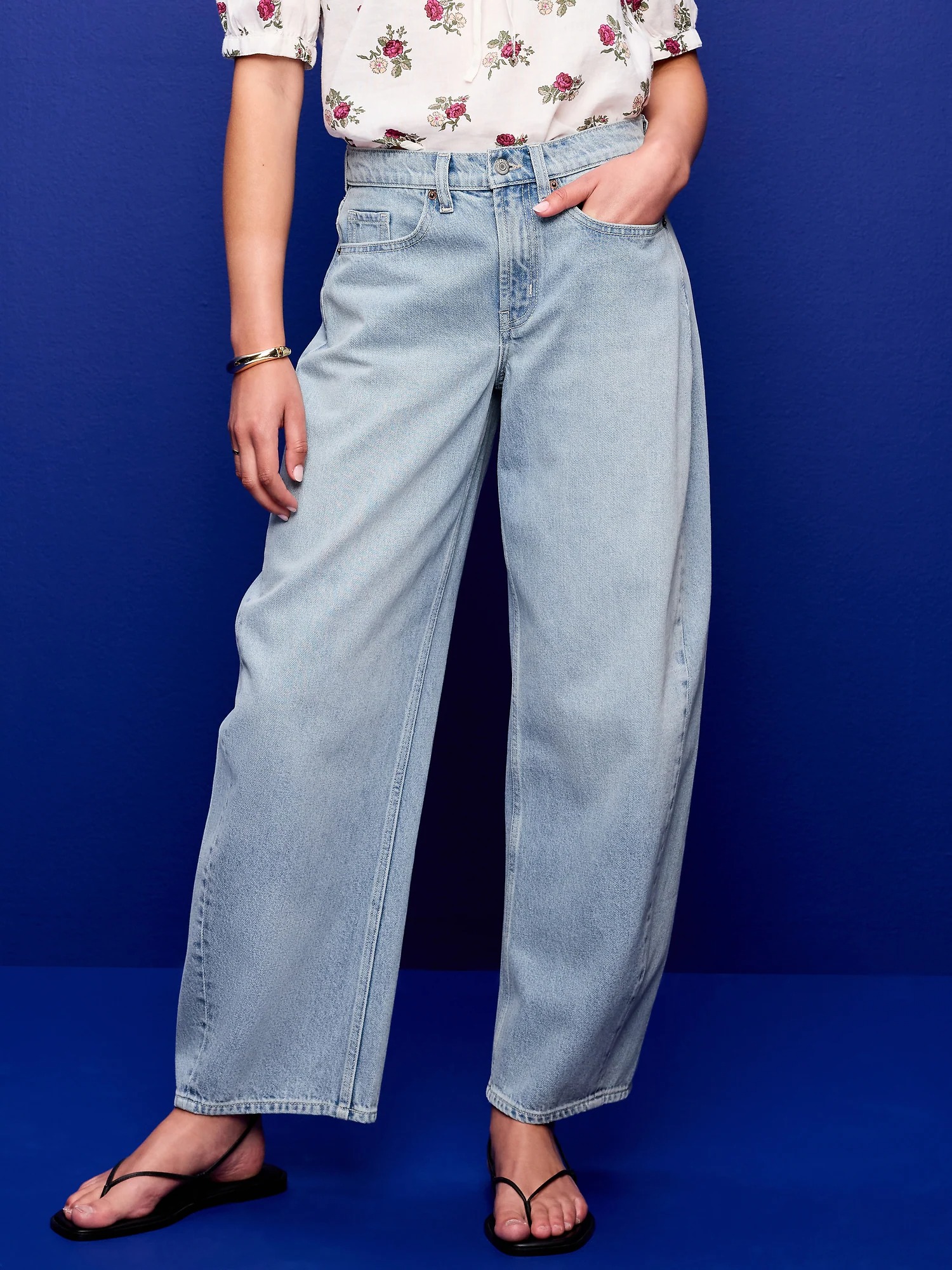 Old Navy, The Arc Mid-Rise Barrel Jeans