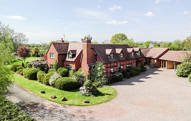 SLAD FARM_97253741_198589801