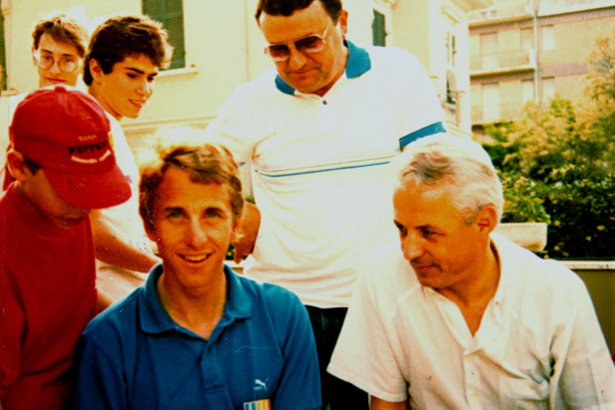 Greg LeMond meets the press on the 1986 Giro d&rsquo;Italia