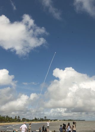 Vega VV04 Rocket Carrying IXV Space Place Lifts Off