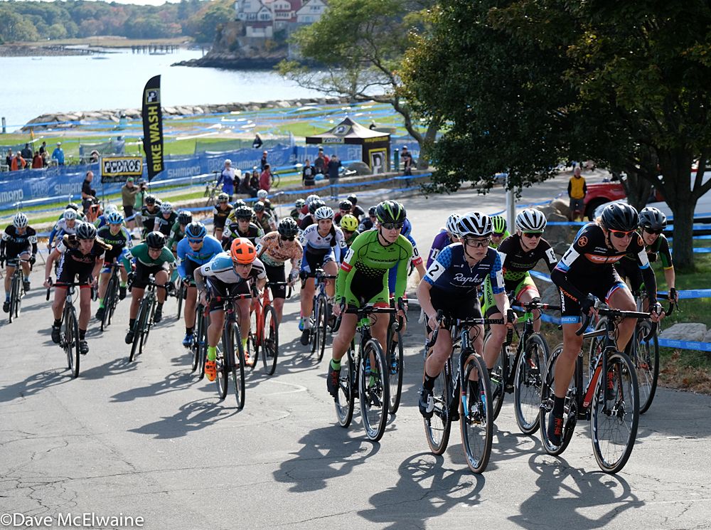 Helen Wyman (Kona) taking the hole-shot