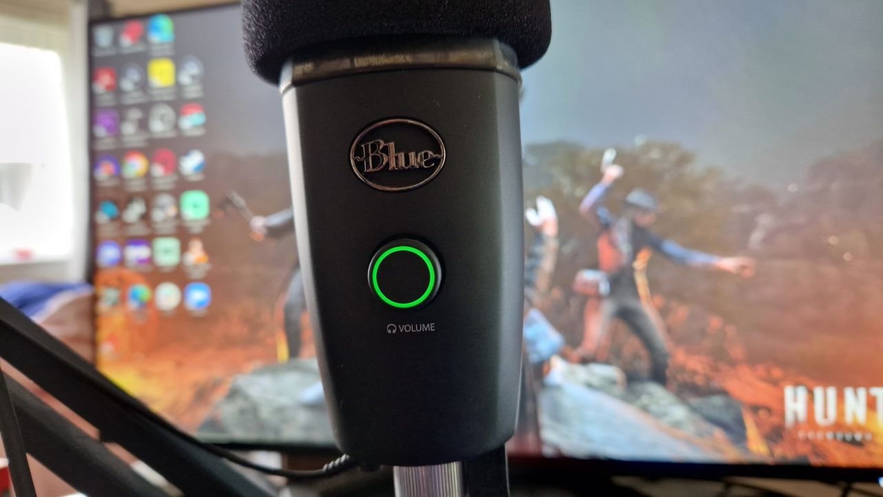Blue Yeti Nano from the front, showing mute button/volume dial