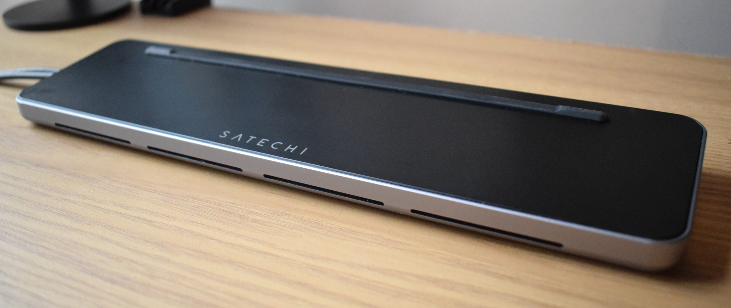 Satechi Dual Dock Stand review photos