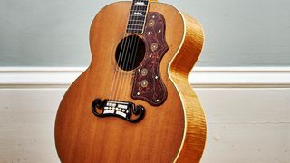 Gibson SJ-200