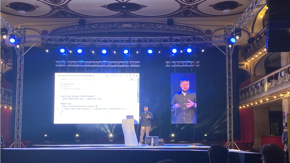 Evgeny Kot, director of development at Wrike on stage at WebExpo talking about Google&#039;s Flutter