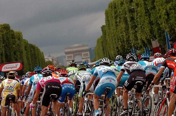 Gloomy skies loomed over the peloton