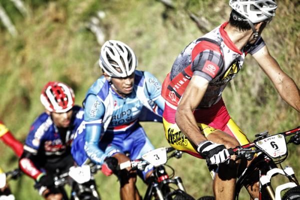Paolo Montoya looks back to check on his rivals
