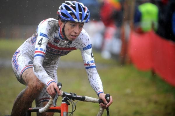 Helen Wyman (Kona) mastered the muddy conditions.
