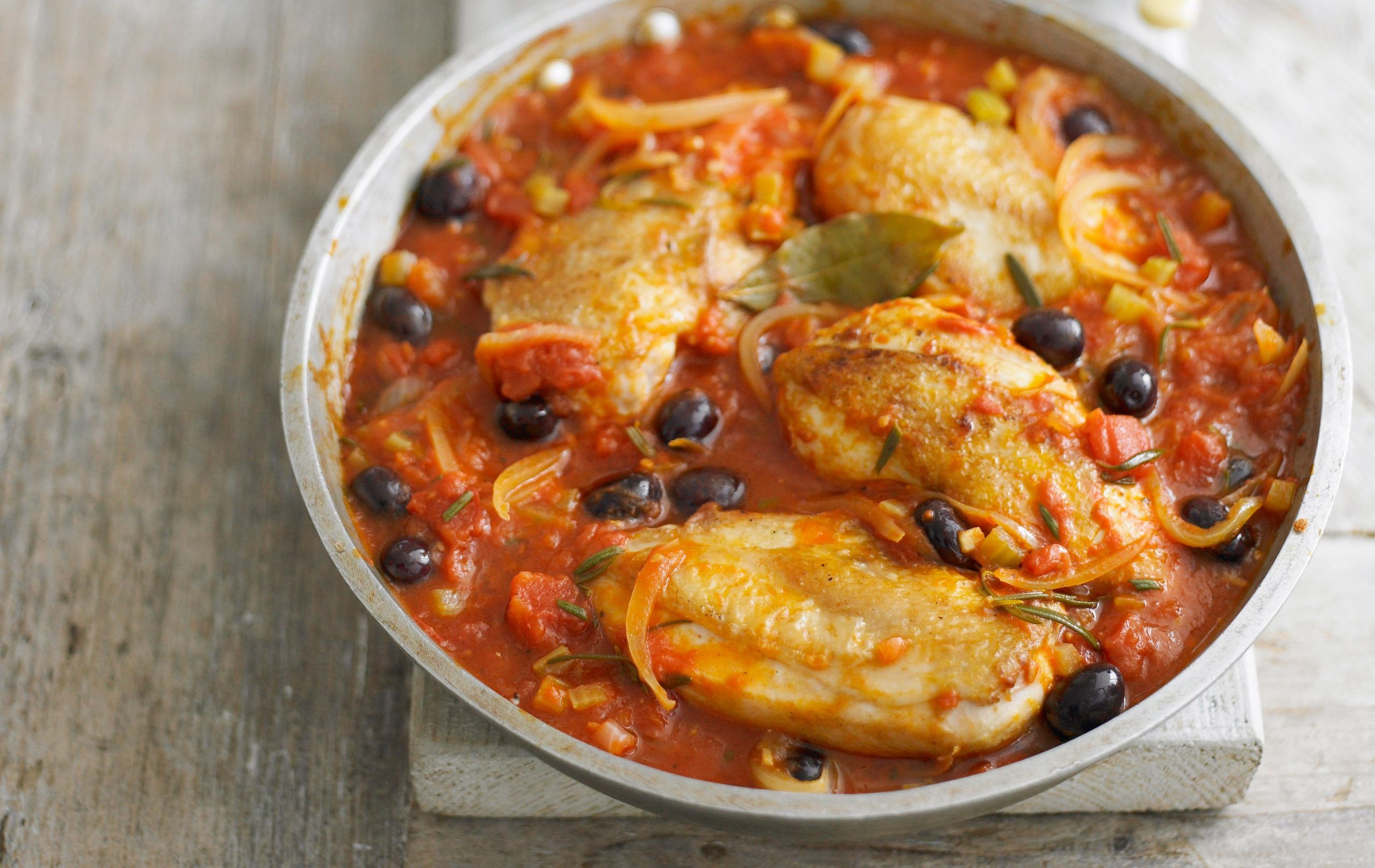 Italian-style chicken with olives recipe