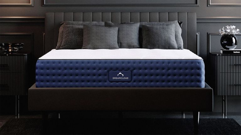 DreamCloud Luxury Hybrid Mattress UK Review 2023 | TechRadar