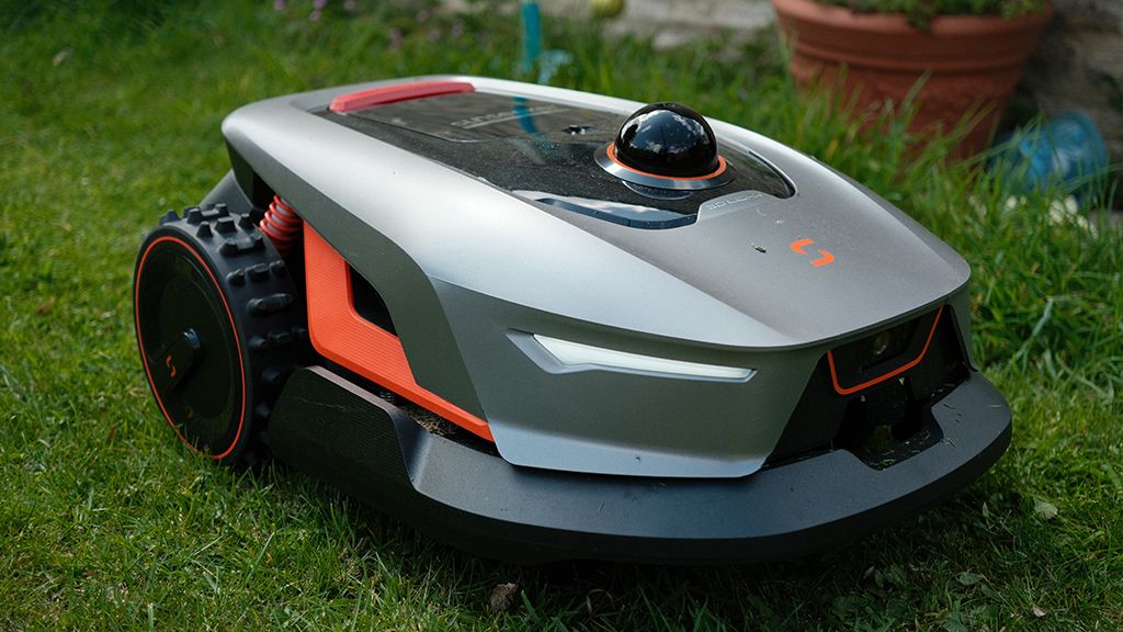 Sunseeker Elite X4 review: A robot mower that feels effortless