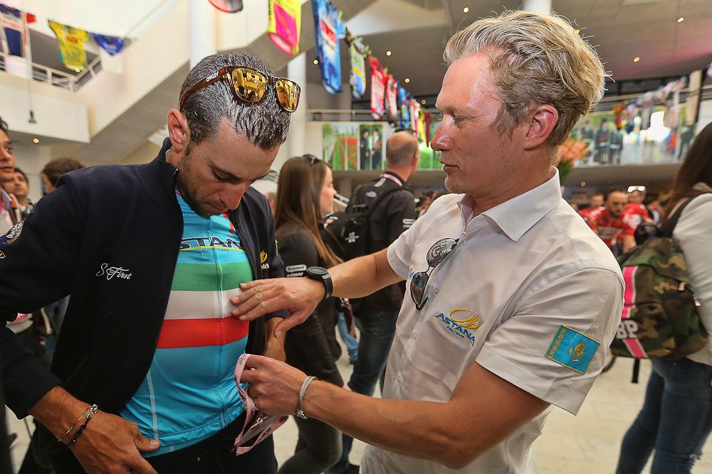 Vincenzo Nibali and Alexandr Vinokourov