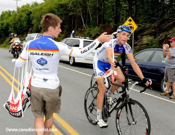 Jamie Sparling takes a feed