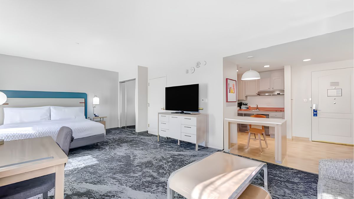 Hilton Home Woods Miami Hotel Room