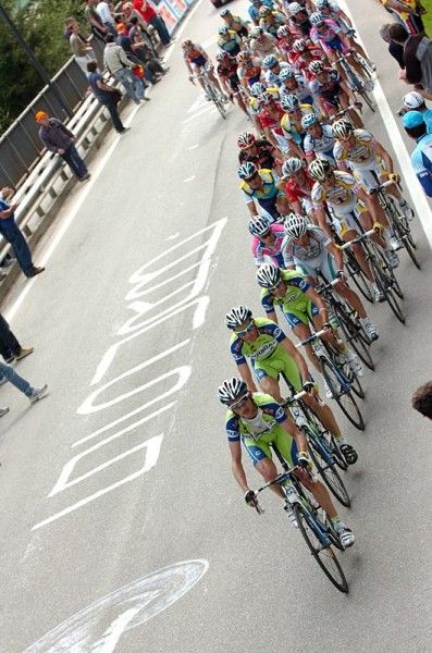 The Liquigas team works to bring back Mauricio Soler.