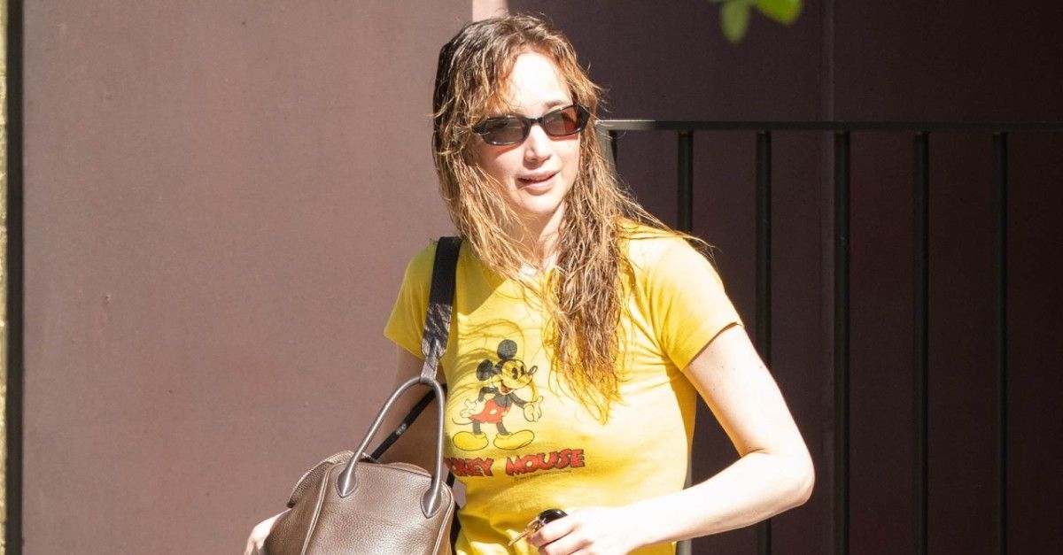 J.Law Wore the  Perfume That Makes You Smell Expensive