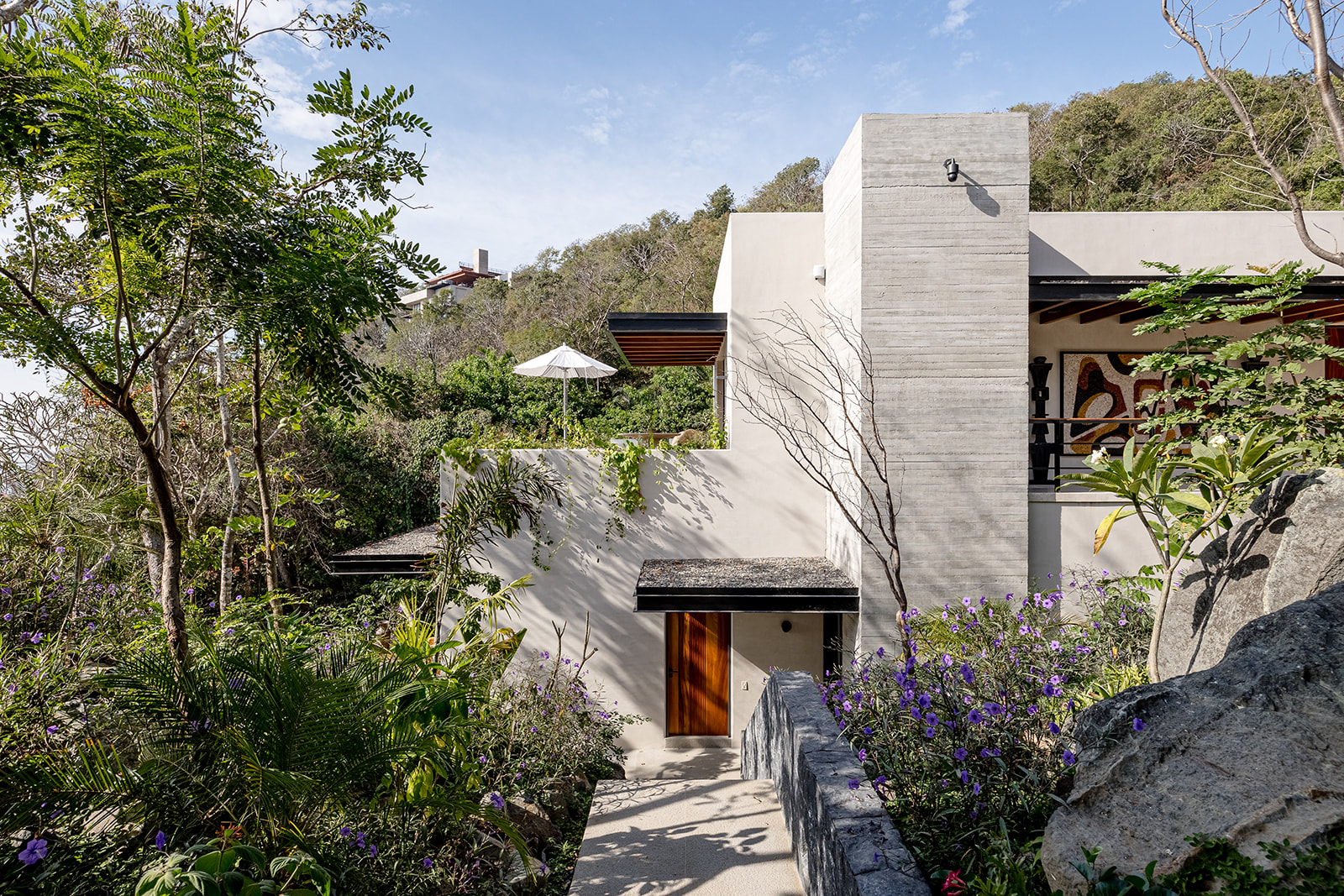 Casa Yuri, with its floating swimming pool overlooking the ocean