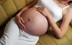 A pregnant woman with a Linea nigra