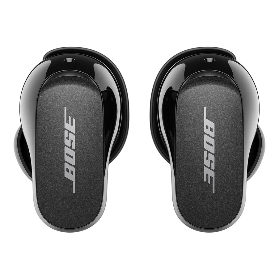Die Bose QuietComfort Earbuds 2 auf weißem Hintergrund