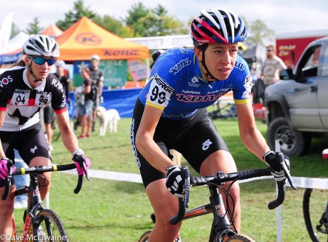 Helen Wyman (Kona Factory Racing) leading out the Elite women at the start