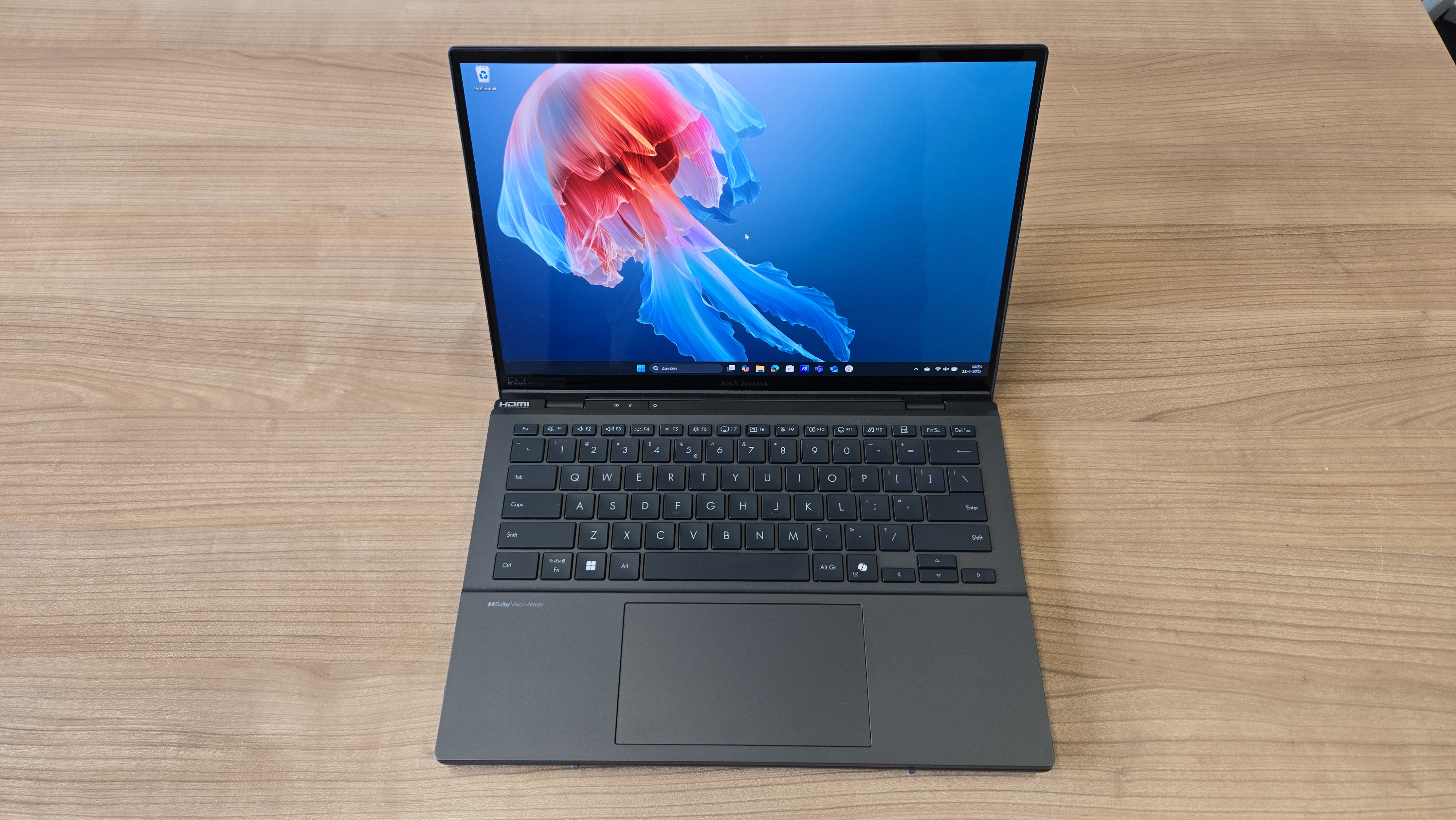 ASUS Zenbook Duo (2025)