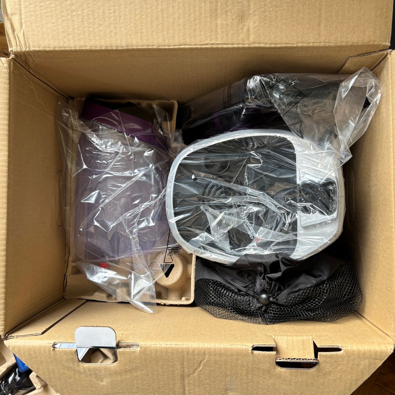 bissell proheat 2x revolution pet pro carpet cleaner in its box
