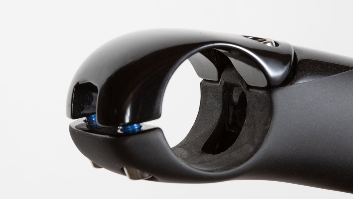 Enve Melee cable ports in front of stem