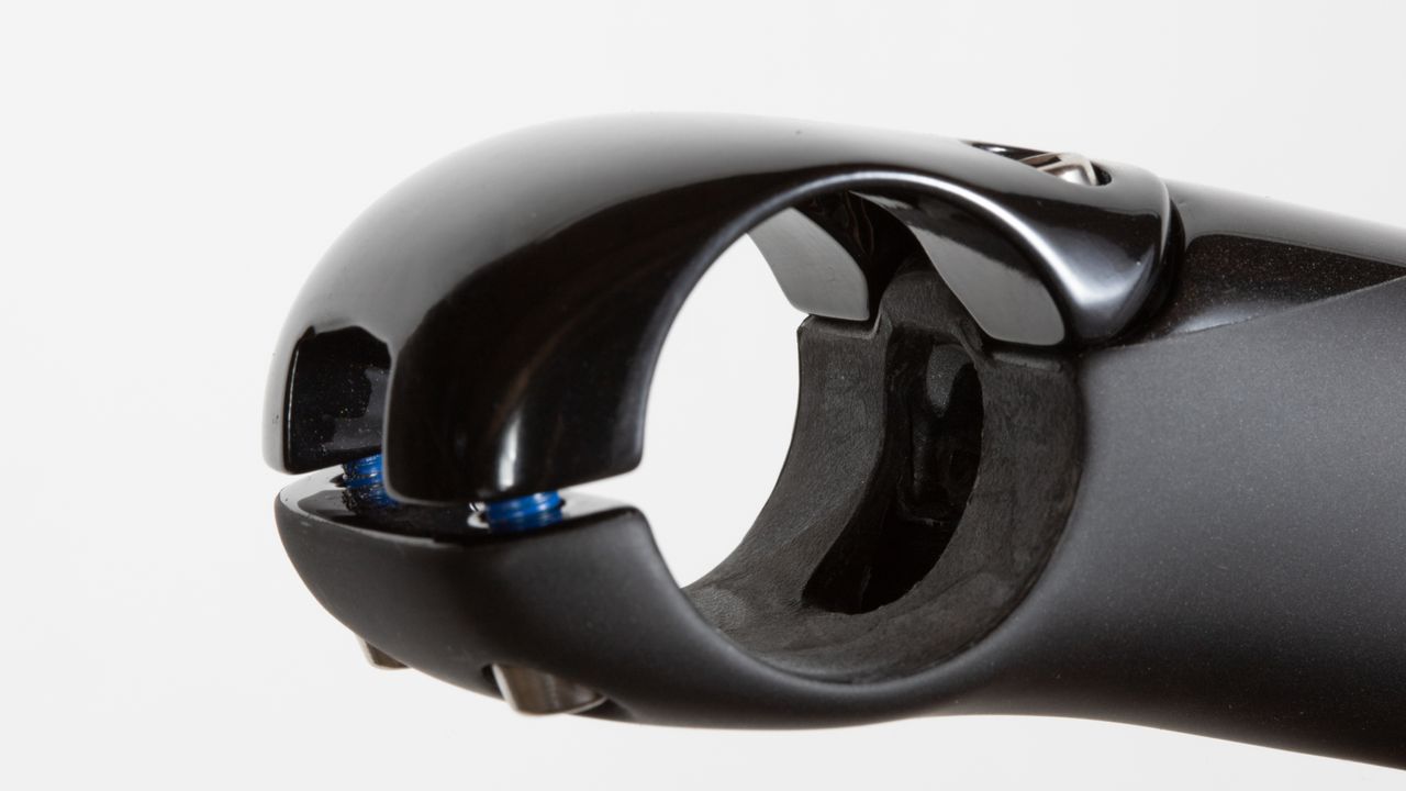 Enve Melee cable ports in front of stem