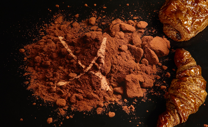 Croissants and powder