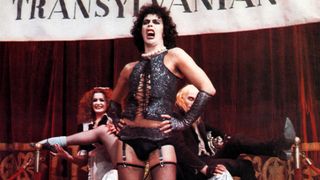 H880TC Die Rocky Horror Picture Show, (THE ROCKY HORROR PICTURE SHOW) USA 1974, Regie: Jim Sharman, PATRICIA QUINN, TIM CURRY, RICHARD O'BRIEN, Stichwort: Transvestit, Strapse, Weste, Slip