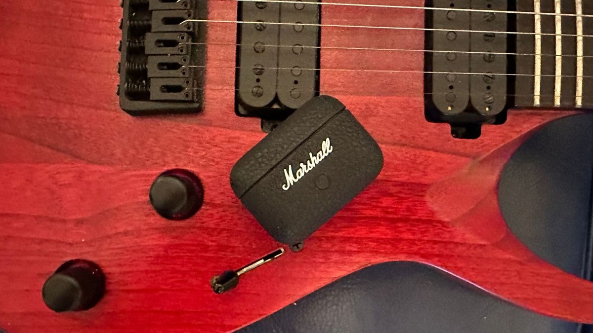 Read more about the article Marshall Motif II Evaluation: Rockin’ AirPods Professional’s rarefied reign