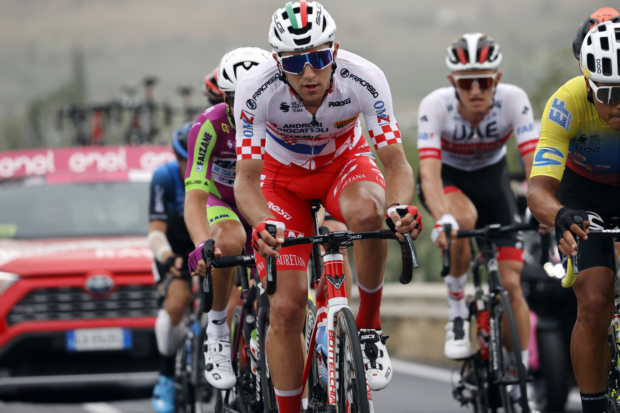 Giro d'Italia: Caicedo wins on Mount Etna as Thomas, Yates lose ground ...