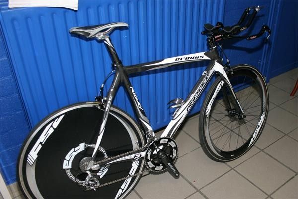 Another view of the Chronus TT bike