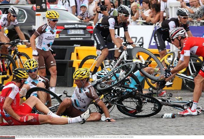 A final stage crash involving Jean-Christophe Peraud was no doubt unsettling, but he kept his cool and his second place on the podium.