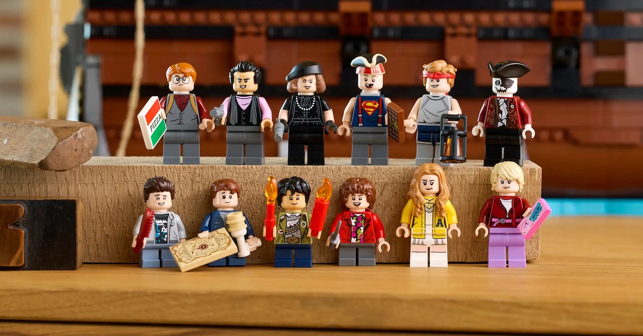 12 LEGO Minifigures for the Goonies set