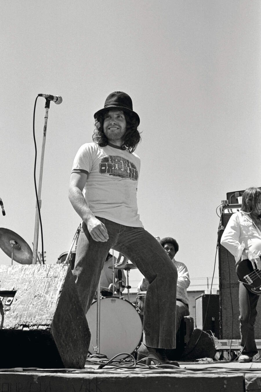 Frankie Miller onstage at CaliforniaState Prison in San Quentin