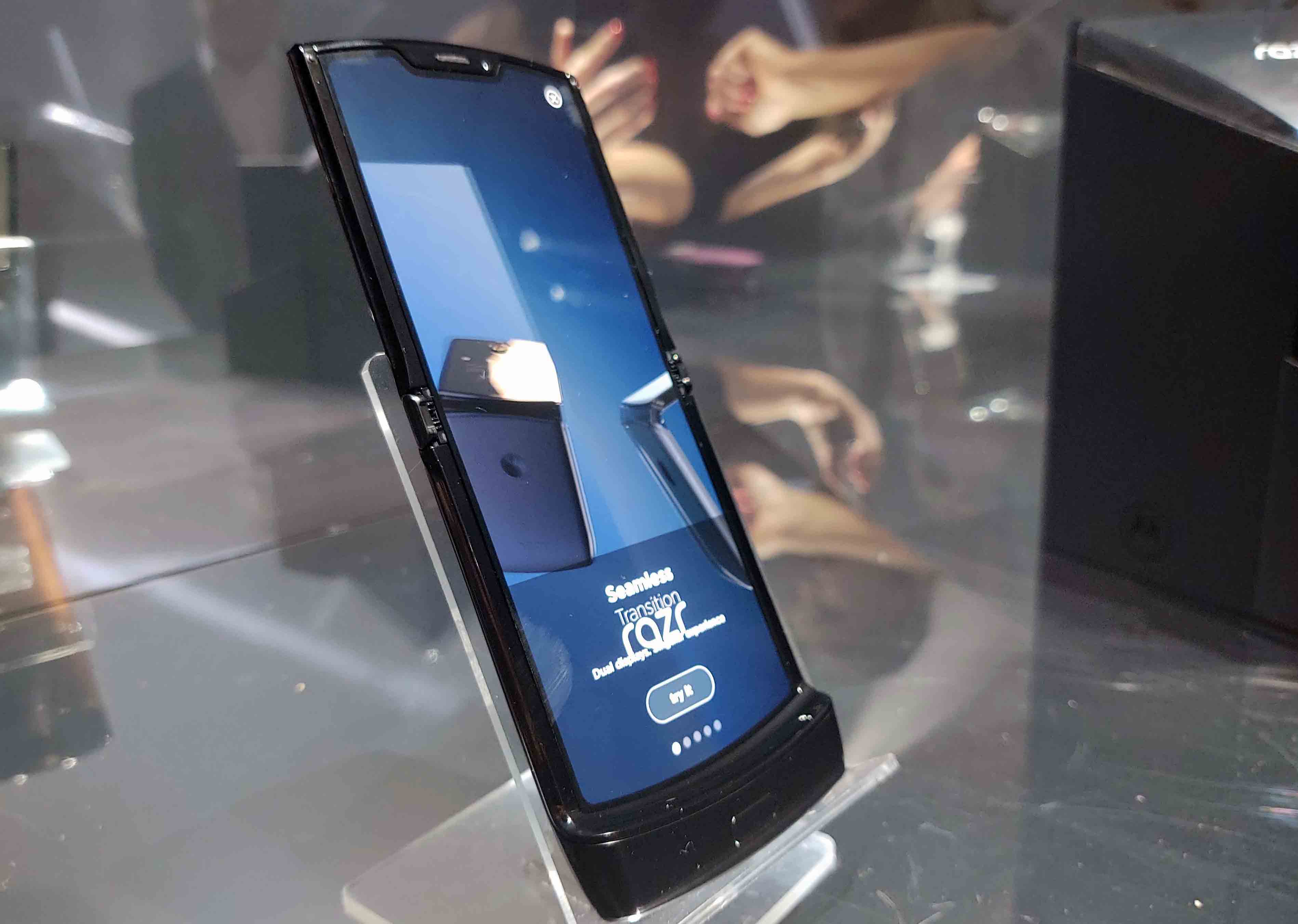 Hands on: Motorola Razr review: a foldable phone you will want to buy