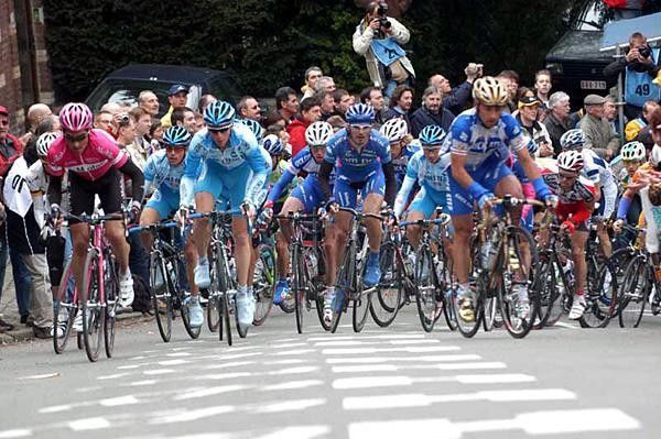 The peloton hits a climb - yes, it's steep.