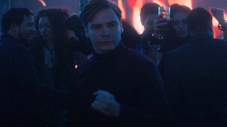 Zemo dancing