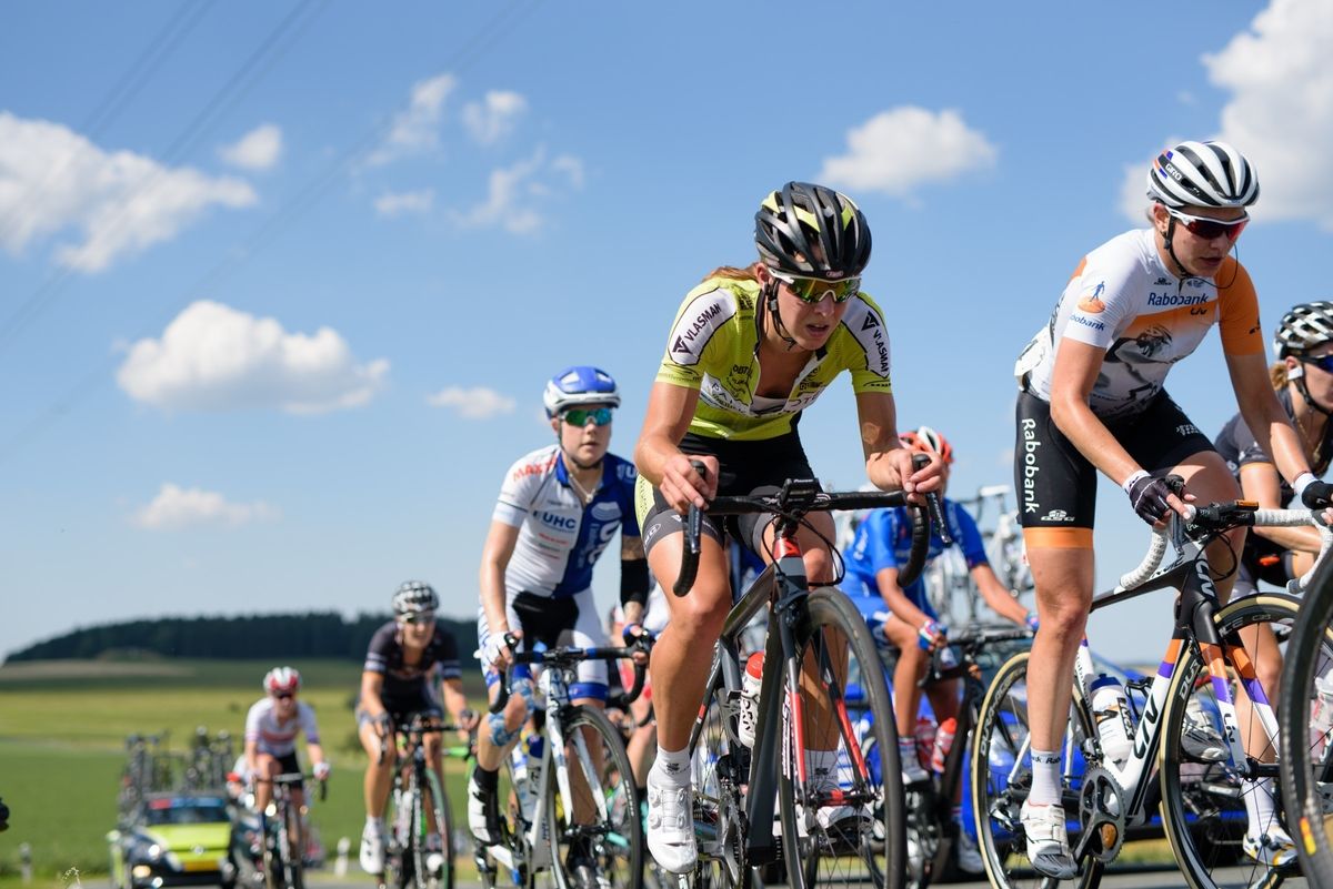 Janneke Ensing (Parkhotel Valkenburg) battles up the longest climb of the day at Th&Atilde;&frac14;ringen Rundfarht