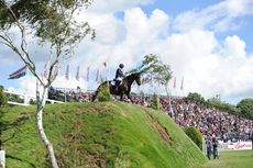 Tim Davies and Salome II at the Hickstead Derby Bank