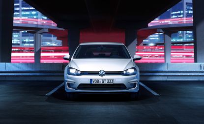 Hybrid economy: the Volkswagen Golf GTE and R Estate